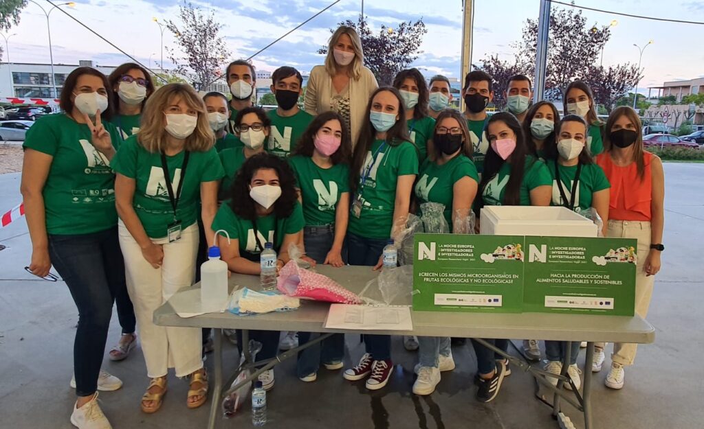 Equipo de investigadores en la UEx